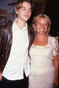 Leo DiCaprio, mom 1995 NY.jpg